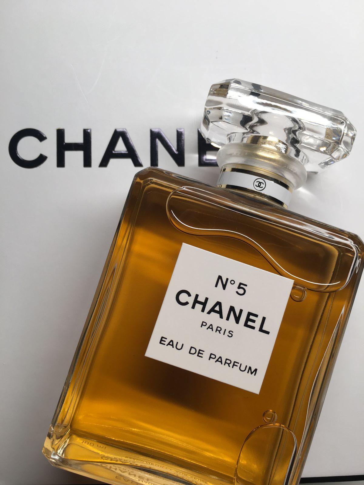 عطر زنانه شنل مدل Chanel N°5 حجم 100 میلی لیتر