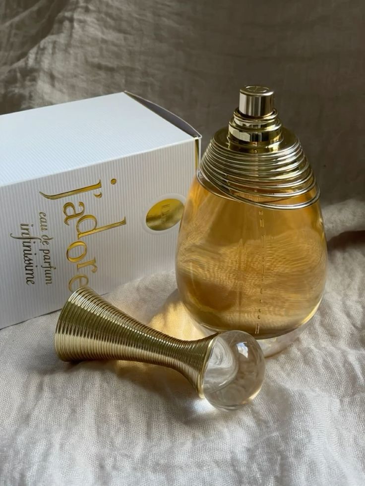 عطر ادکلن زنانه جادور دیور حجم 100 میلی لیتر