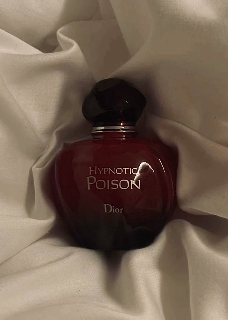 عطر زنانه دیور هیپنوتیک پویزن حجم 100 میلی لیتر