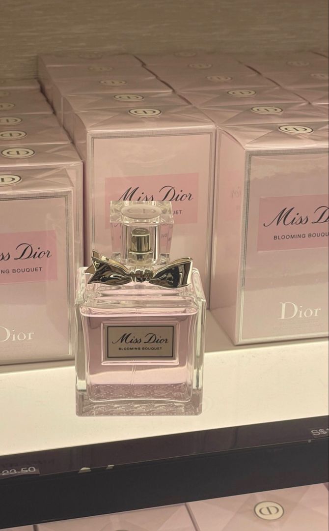 عطر زنانه میس دیور بلومینگ بوکت حجم 100 میلی لیتر