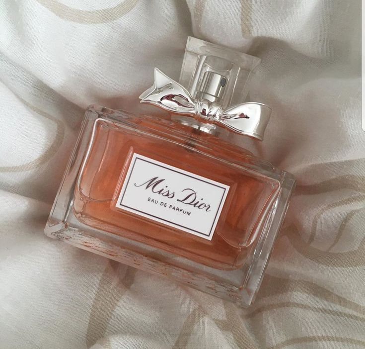 عطر زنانه میس دیور ابسلوتلی بلومینگ حجم 50 میلی لیتر