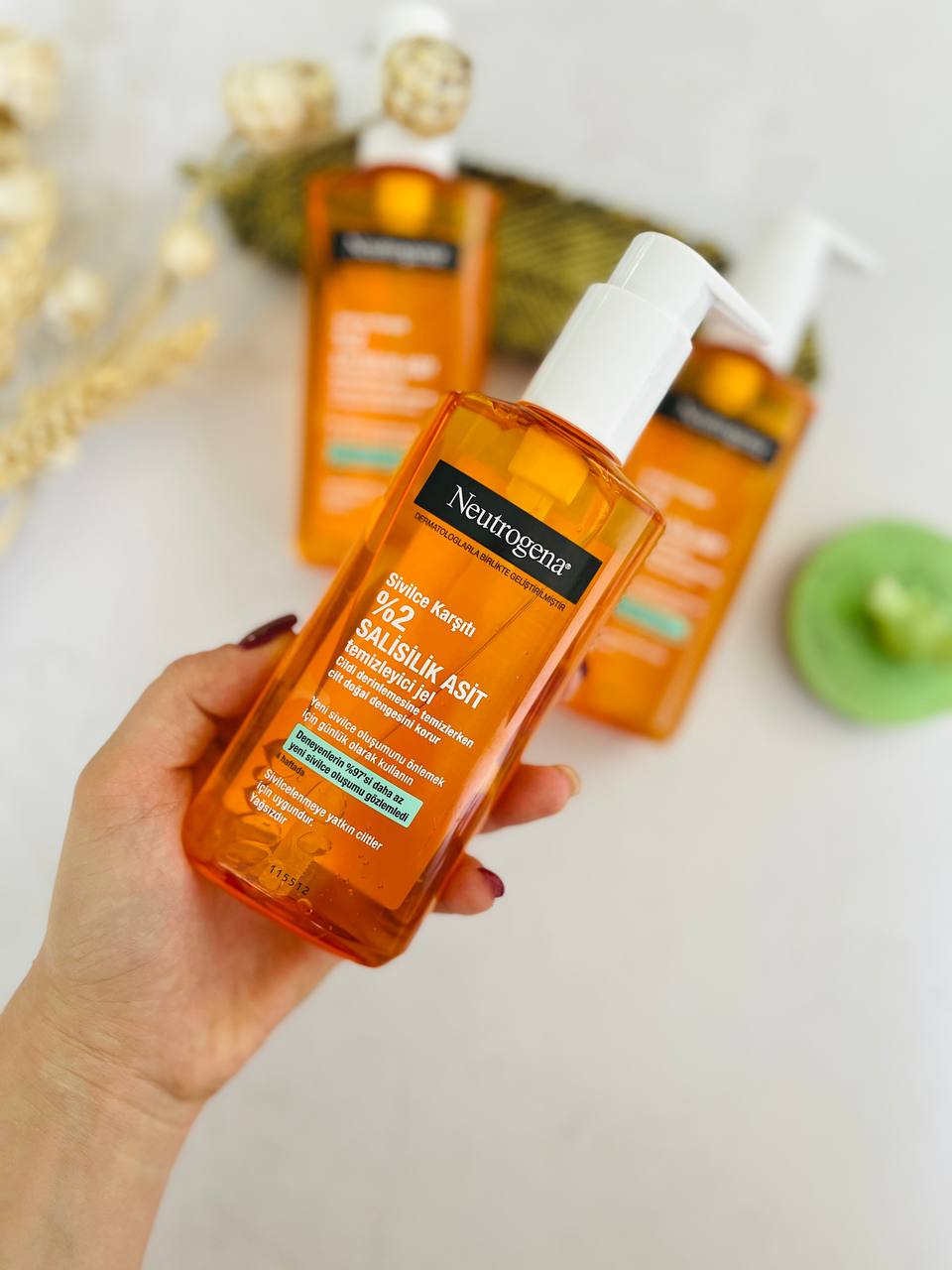 ژل شوینده ضد جوش سالیسیلیک اسید 2٪ نوتروژینا