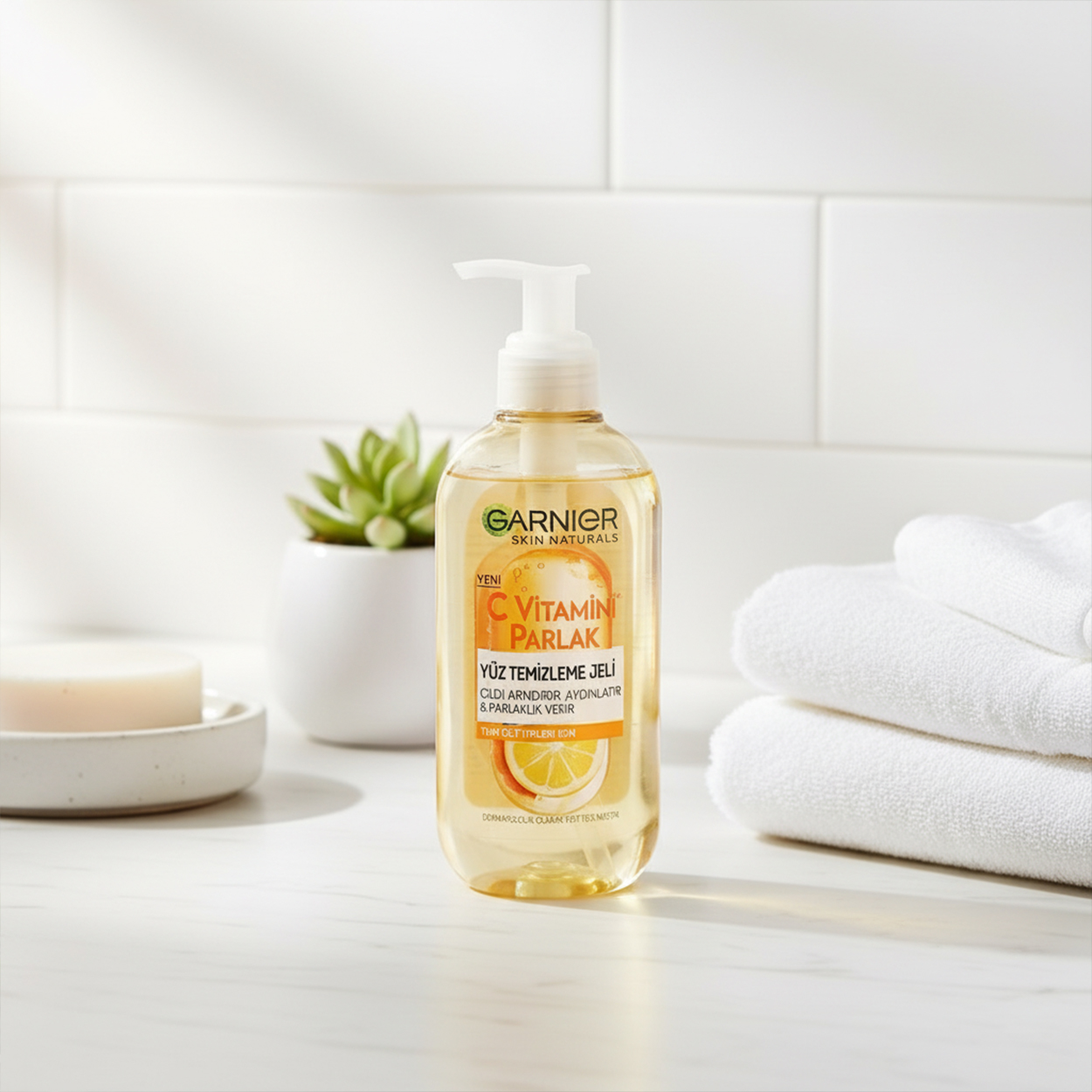 ژل پاک کننده پوست ویتامین سی پارلک انواع پوست گارنیر