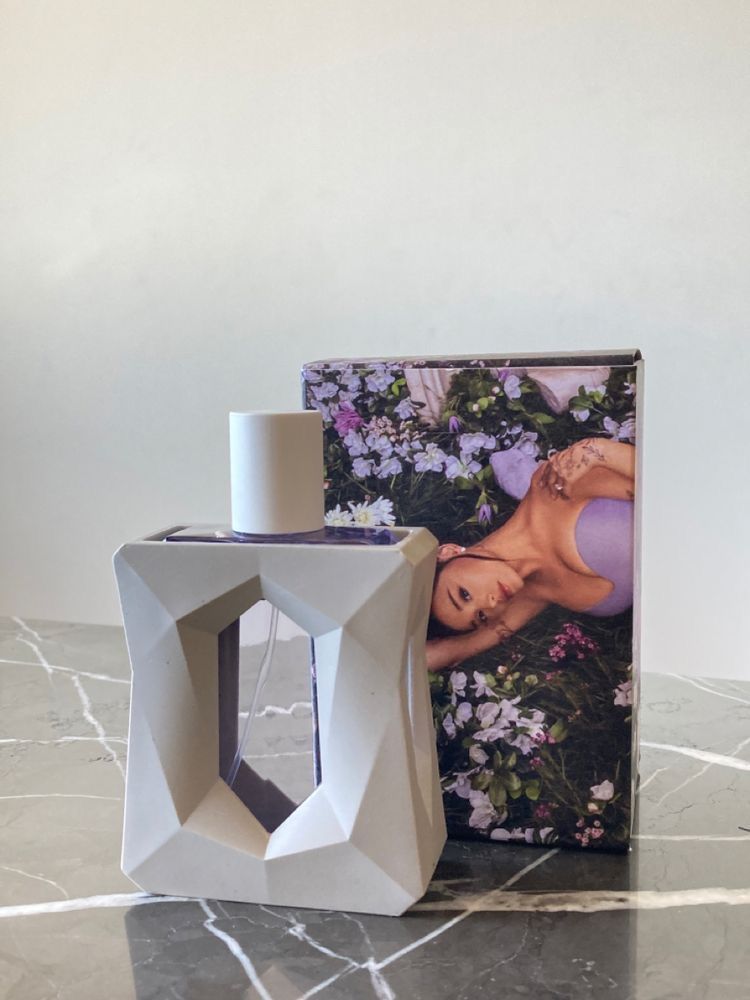 عطر ادکلن آریانا گرند گاد ایز ا وومن زنانه حجم 100 میلی لیتر 