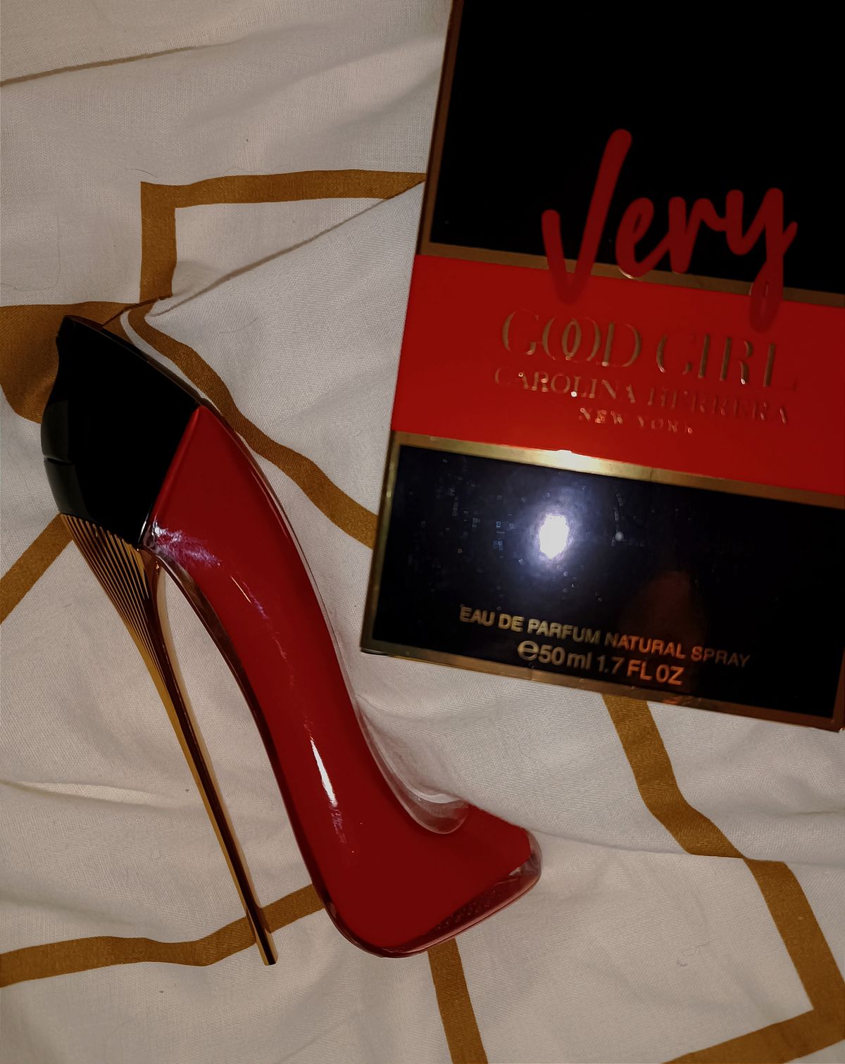 عطر زنانه وری گود گرل ادو پرفیوم حجم 80 میلی لیتر