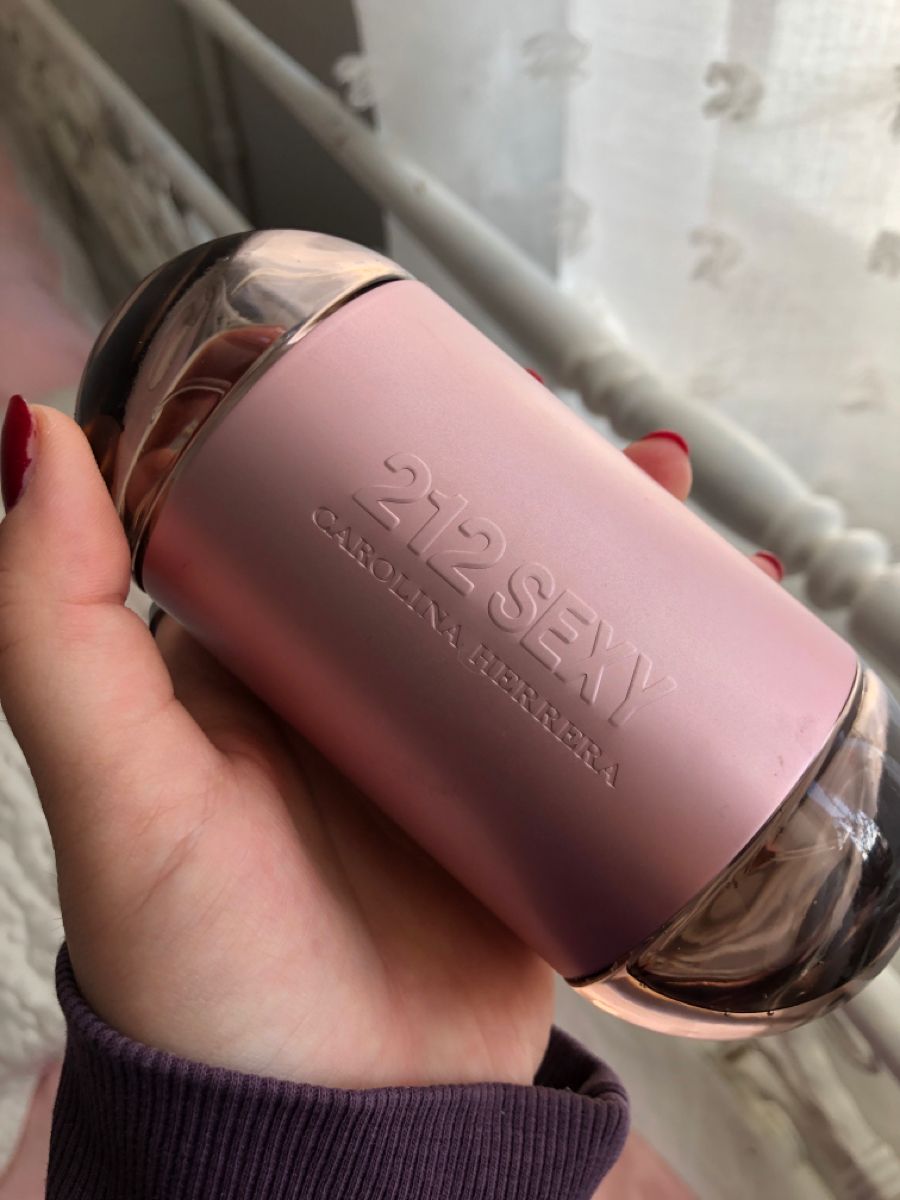 عطر زنانه سکسی 212 کارولینا هررا حجم 100 میلی لیتر