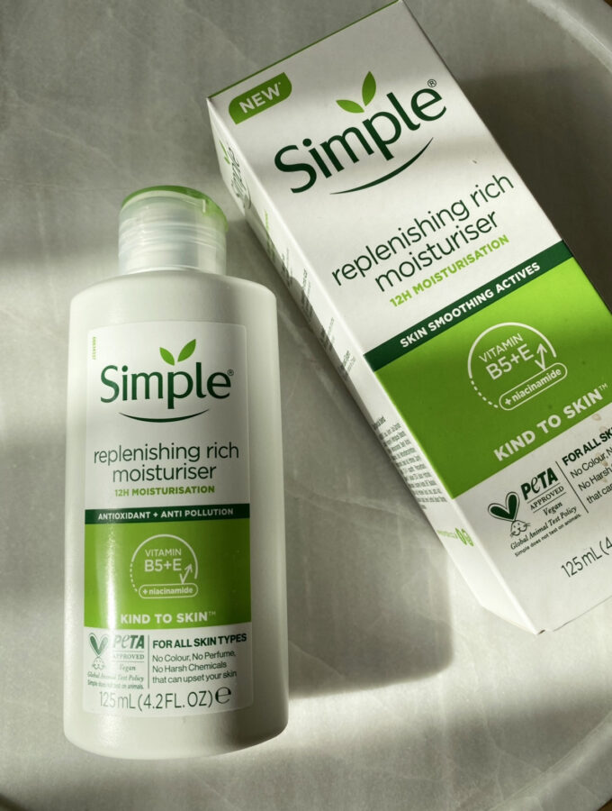 آبرسان سیمپل مدل ریچ برای پوست خشک حجم 125 میلی لیتر