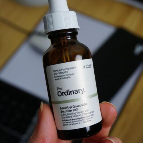 مایع سرم پوست روشن کننده اسکوربیل گلوکوزید 12% اوردینری