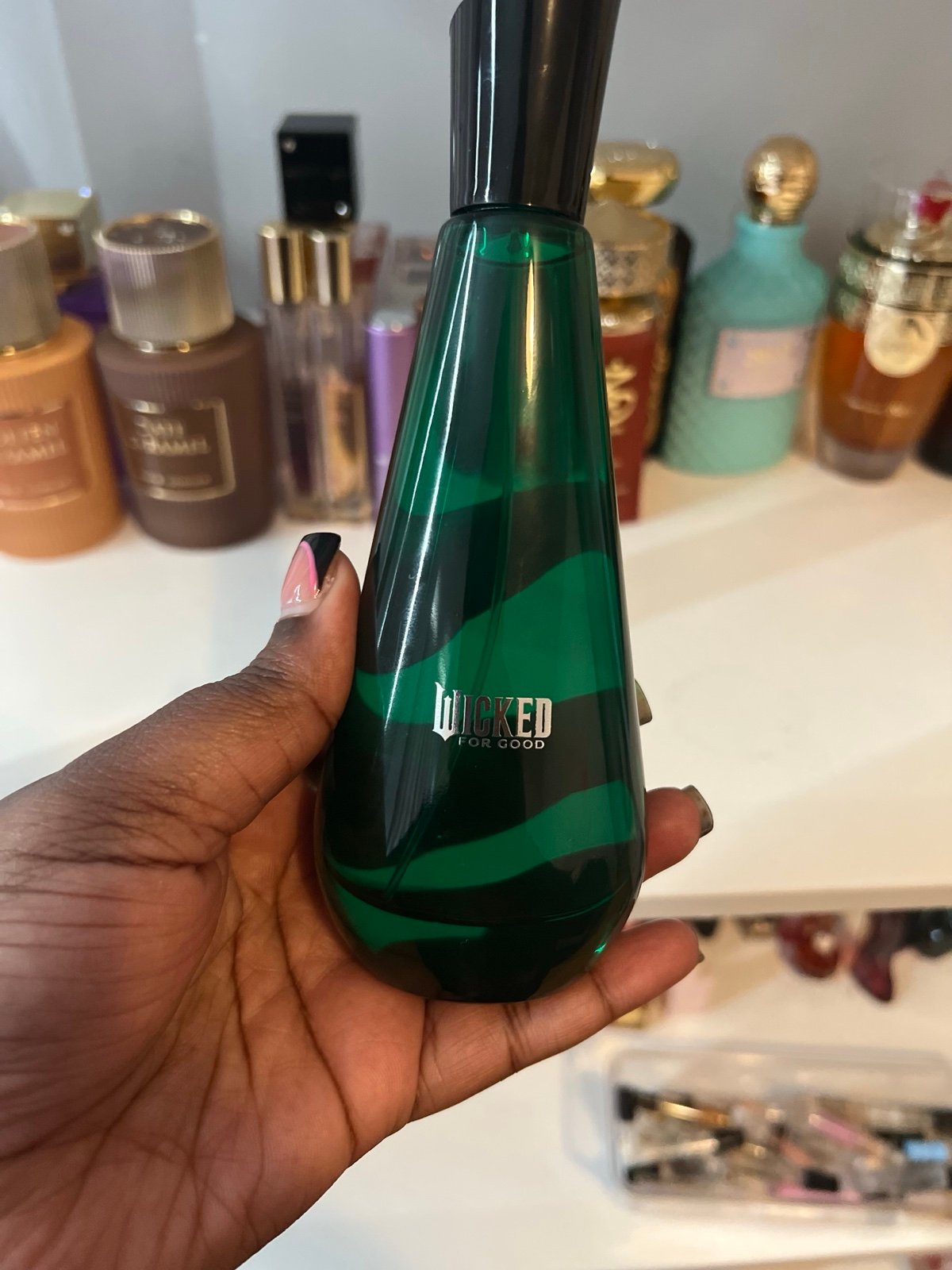 عطر زنانه آریانا گرانده ویکید فور گود الفابا انچنتد حجم 100 میلی لیتر