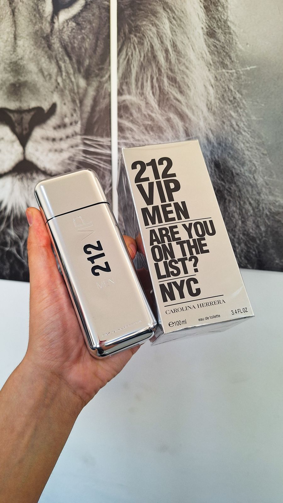 ادکلن مردانه کارولینا هررا وی ای پی من 212 حجم 100 میلی لیتر