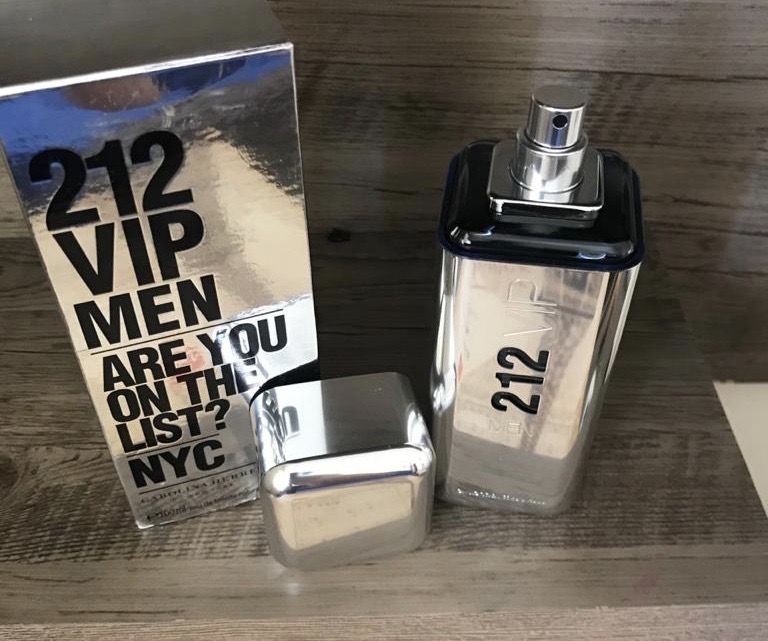 ادکلن مردانه کارولینا هررا وی ای پی من 212 حجم 100 میلی لیتر