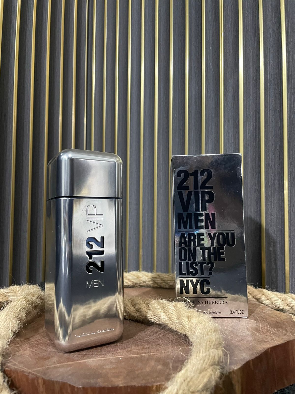 ادکلن مردانه کارولینا هررا وی ای پی من 212 حجم 100 میلی لیتر