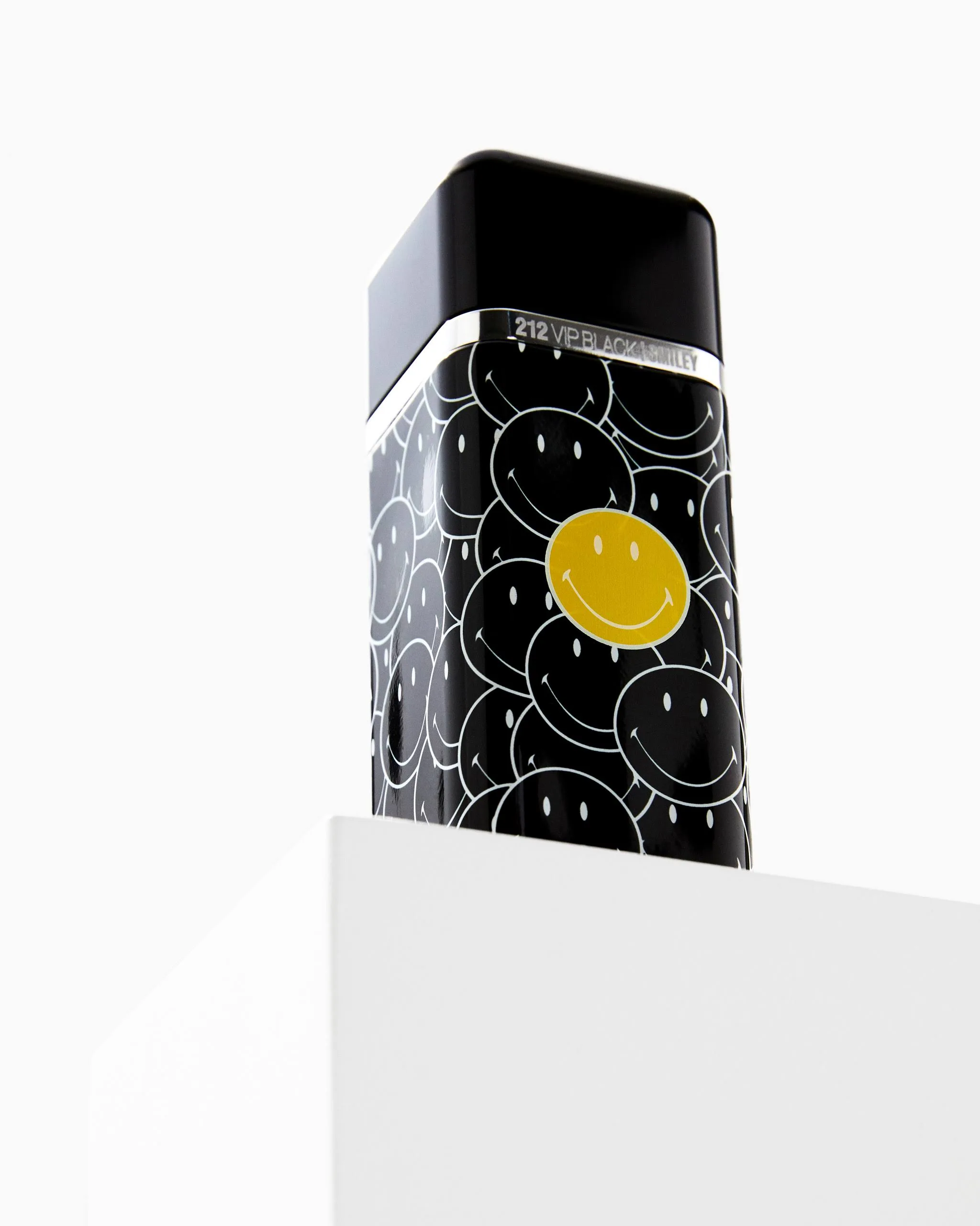 ادکلن مردانه کارولینا هررا وی آی پی بلک اسمایلی حجم 100 میلی لیتر