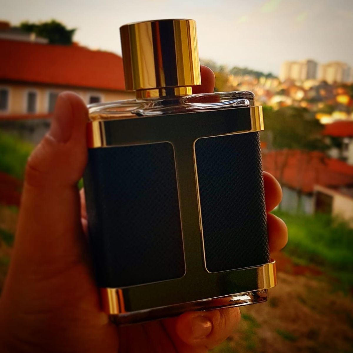 ادکلن مردانه کارولینا هررا سی اچ من لیمتد ادیشن حجم 100 میلی لیتر