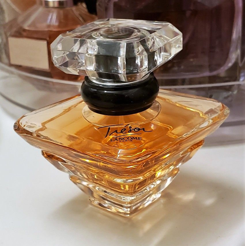 عطر زنانه لانکوم ترزور حجم 100 میلی لیتر