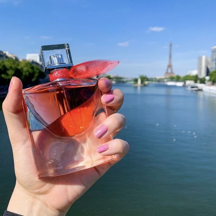 عطر زنانه لانکوم لا ویه است بل اینتنسمنت حجم 100 میلی لیتر