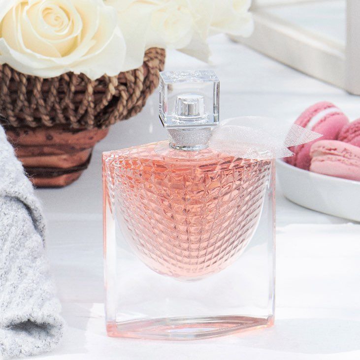 عطر زنانه لانکوم لا ویه است بله له اکلت حجم 100 میلی لیتر