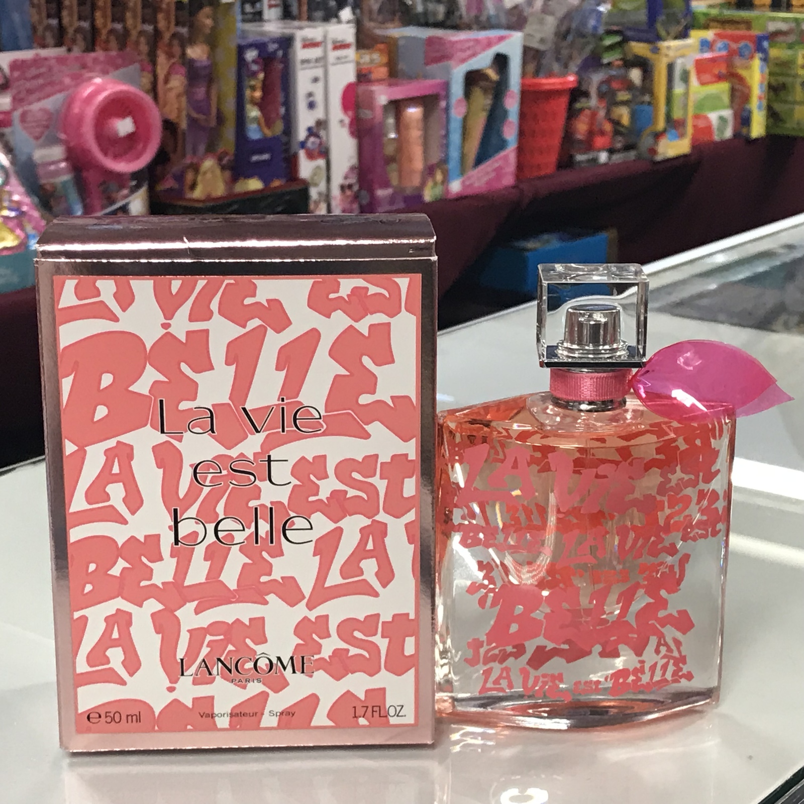 عطر زنانه لانکوم لا ویه است بل آرتیست ادیشن بای لیدی پینک حجم 100 میلی لیتر