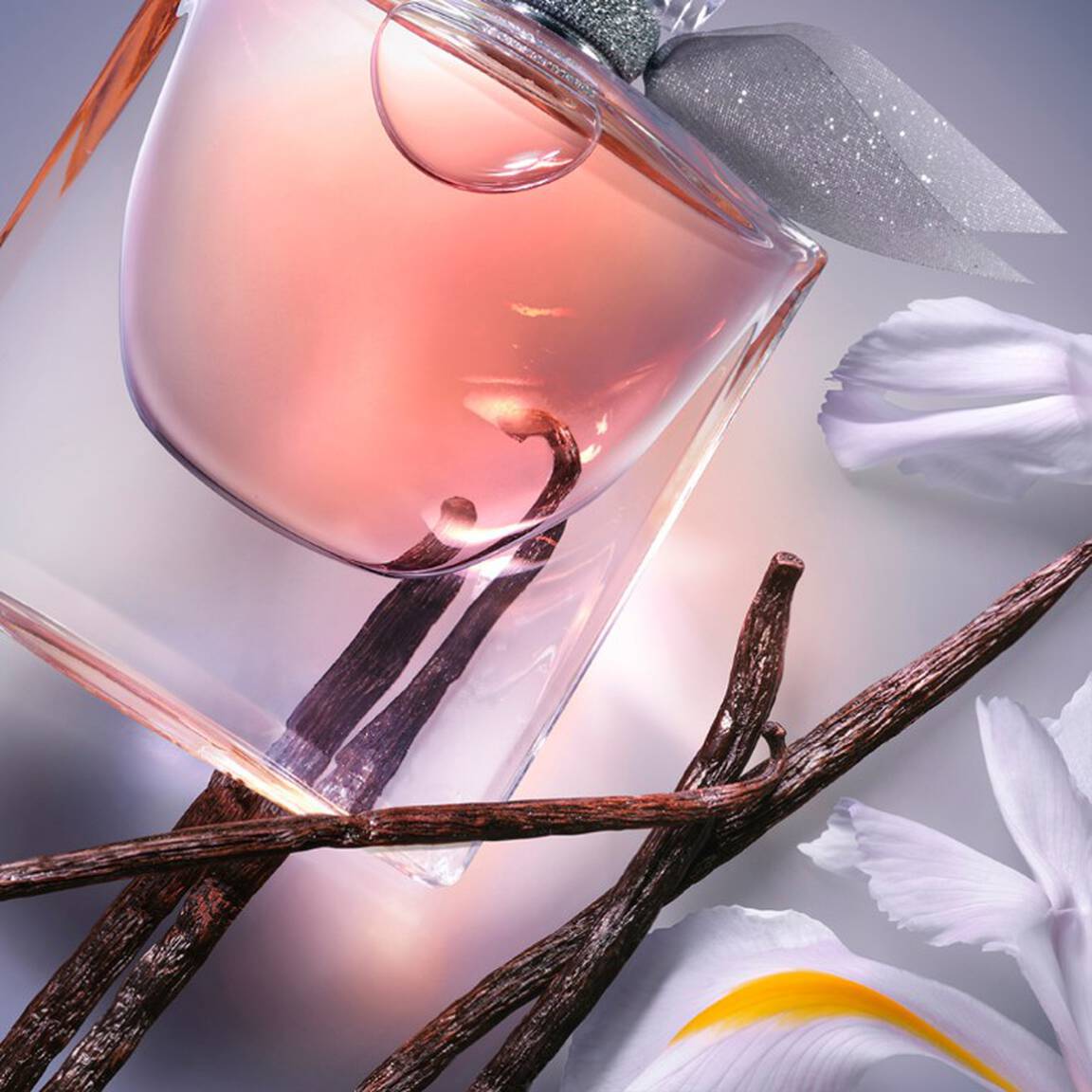 عطر زنانه لانکوم لا ویه است بل اسپارکلی کریسمس ادیشن حجم 100 میلی لیتر