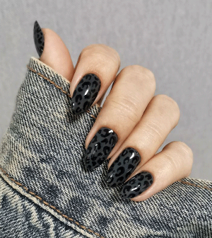 ست ناخن مشکی کد 10